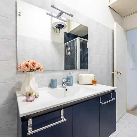 Frida 5 Min From Metro Station דירה