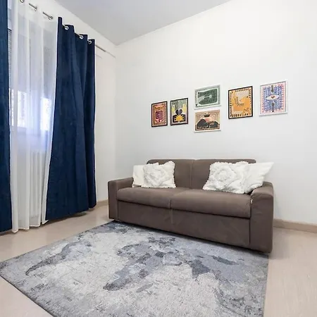 דירה Frida 5 Min From Metro Station *