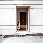 Frida 5 Min From Metro Station *