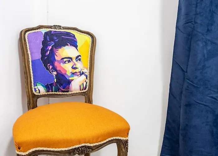 Frida 5 Min From Metro Station